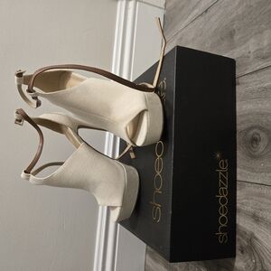 Shoe Dazzle Cream Peep-Toe Heels